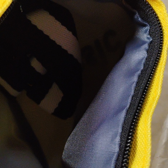 Lays Potato Chips Crossbody bag - Picture 8 of 8